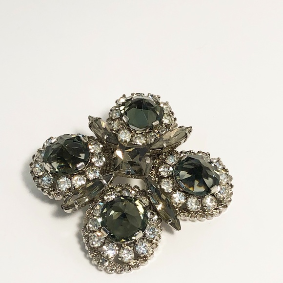 Austrian Crystal Brooch with Bluish Green Faceted Crystals. - Picture 3 of 5